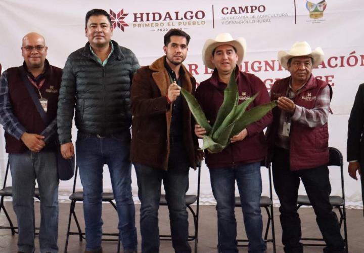 Entregan apoyos a productores del campo en Tepeapulco y Zempoala