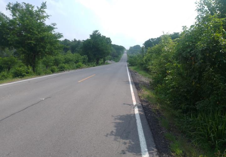 Motociclistas arriesgan sus vidas en San Martín - Tanquián