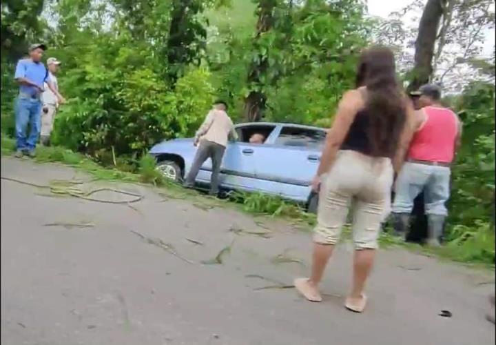 Vehículo accidentado; daños materiales