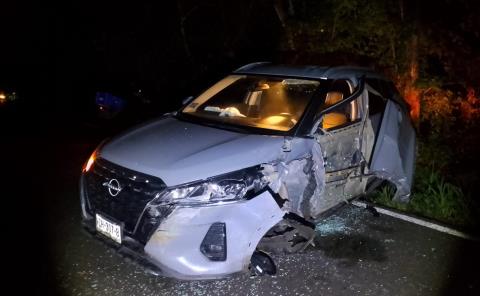 Brutal Impacto: auto vs. autobús en Tamazunchale