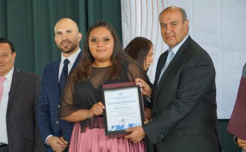 Estudiantes del ITESA recibieron título y cédula profesional electrónica