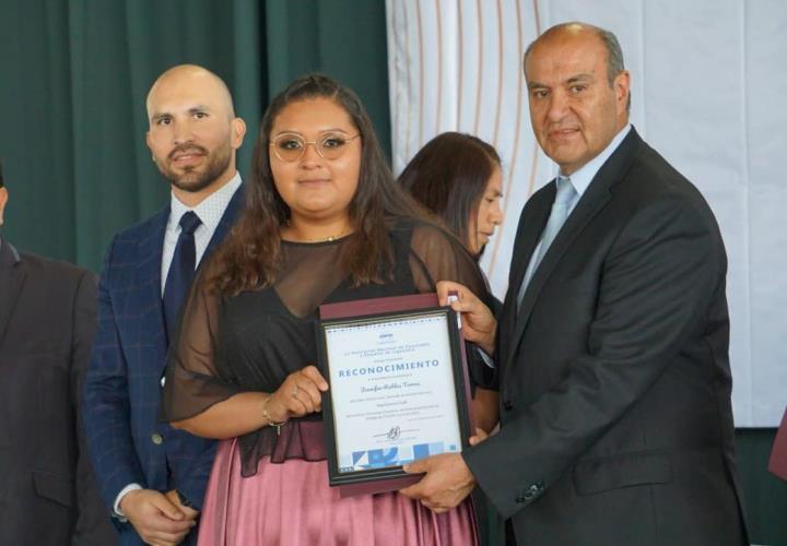 Estudiantes del ITESA recibieron título y cédula profesional electrónica