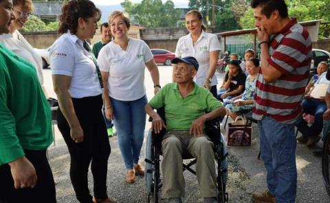 Pacientes del SMDIF recibieron aparatos funcionales