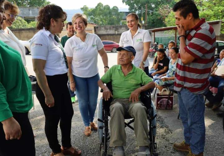 Pacientes del SMDIF recibieron aparatos funcionales