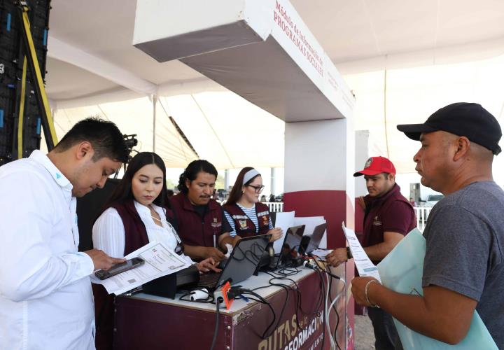 Refrenda Menchaca Salazar compromiso de construir un gobierno cercano al pueblo