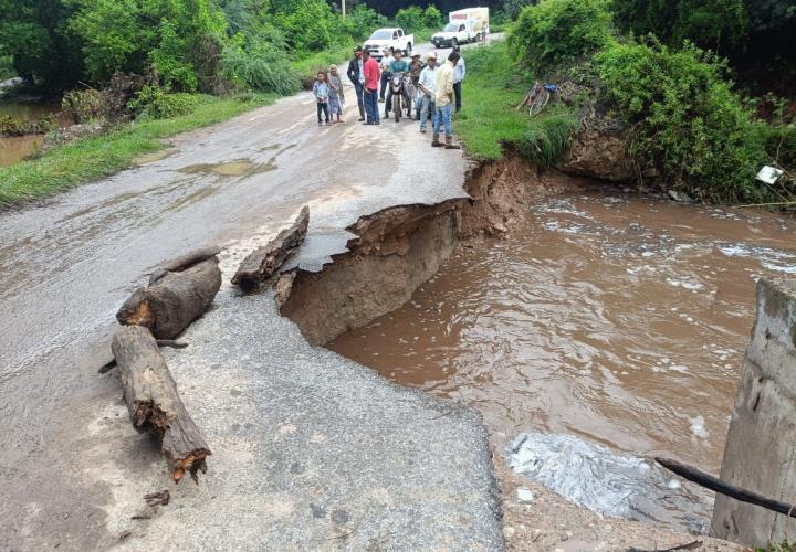 Vías deterioradas atendidas por autoridades