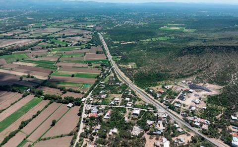 Supervisan avance de rúa Villa de Arista-Moctezuma