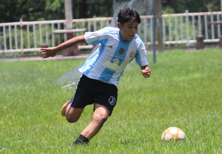 Casa López por invicto de C. Ortiz en futbol juvenil A