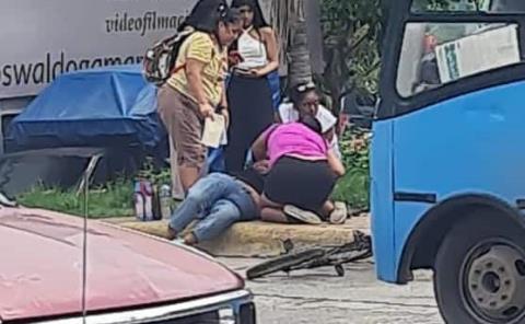 Mujer desmayada en el boulevard 20 de Noviembre