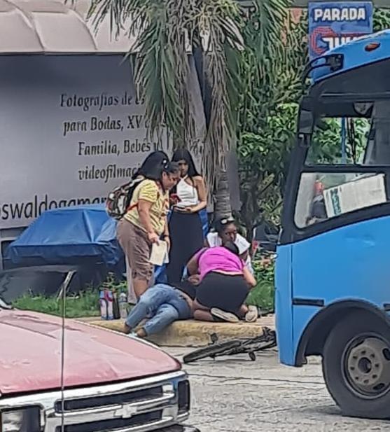 Mujer desmayada en el boulevard 20 de Noviembre