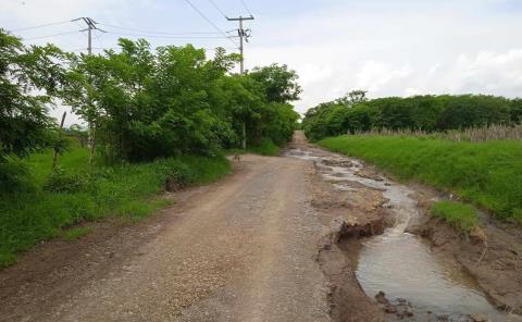 Deshechos caminos en las comunidades