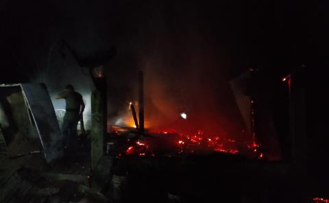 INCENDIO ARRASÓ CON UNA VIVIENDA