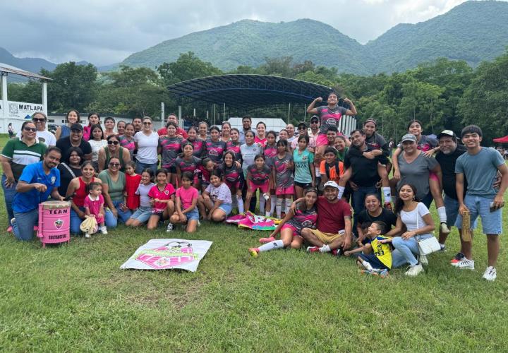 Gobernadoras campeonas en torneo de futbol del ADSL