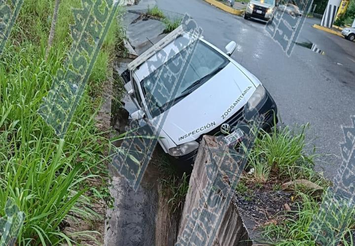 Camioneta se salió de la carretera 