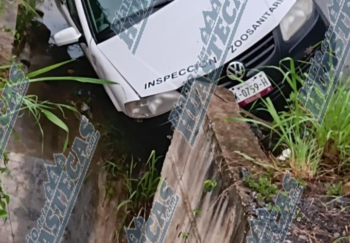 Camioneta se salió de la carretera 