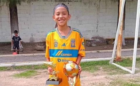 Nahomi Velázquez campeona goleadora