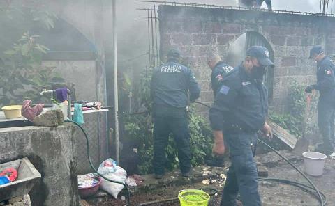 Policía Estatal brinda auxilio para sofocar incendio