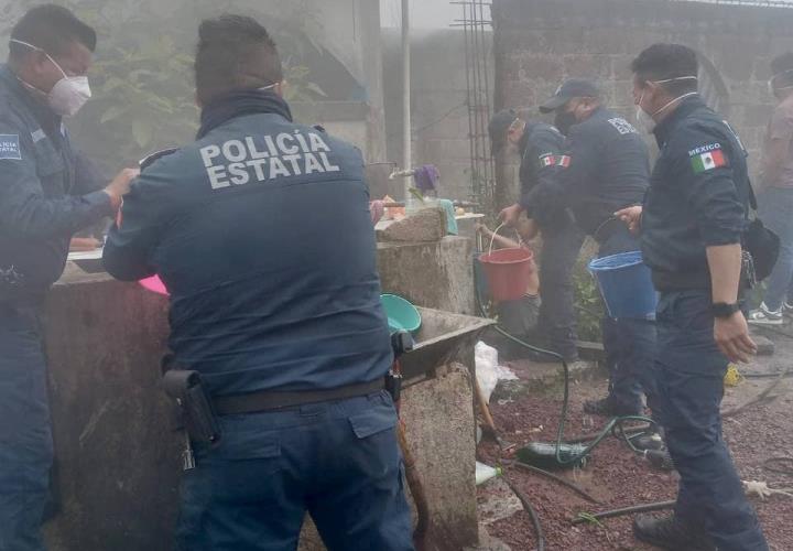 Policía Estatal brinda auxilio para sofocar incendio