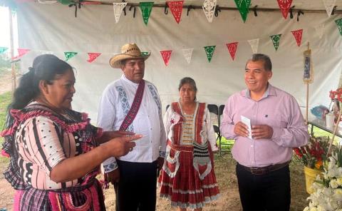 Fomentan tradiciones de indígenas migrantes
