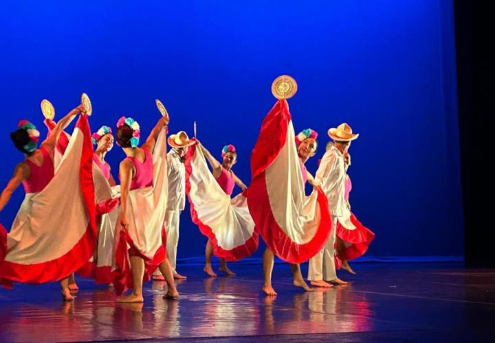 "Gala de 60 Aniversario" presenta ballet provincial 