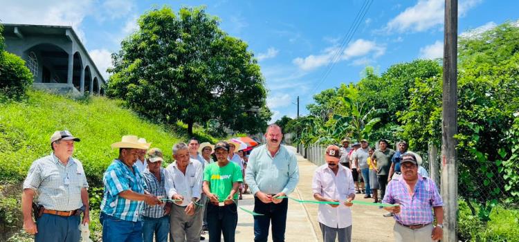 Inaugura presidente Luis Fernando Calle en Esperanza