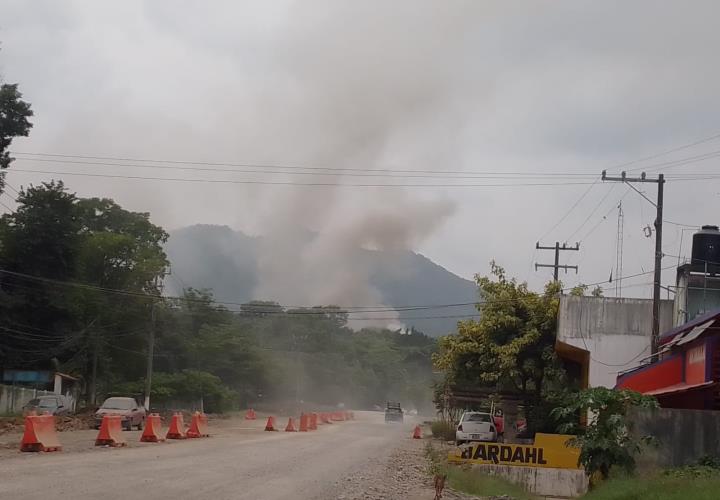 Alta contaminación genera humazón por fabricación de asfalto