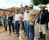 Acudió a comunidades para ayudar en lo necesario a familias tras inundaciones