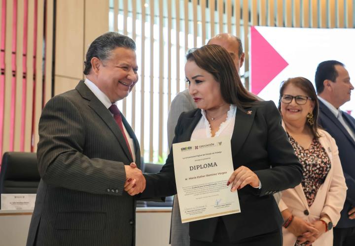 Egresa primera generación de la Academia para la Transformación