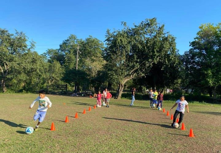 Escuelitas de fútbol: Un espacio para impulsar la equidad y la vida sana