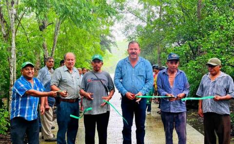 Inauguran calle en Atempa Primero