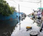 Colapsó drenaje en calles de RV