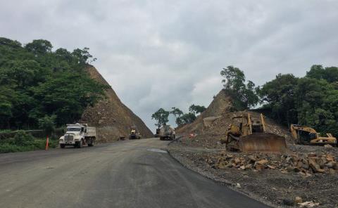 De peligro a progreso en el tramo "El Balcón"; atravesaron cerro 

