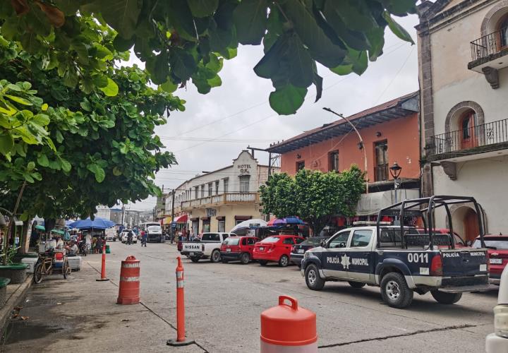 Amenazan policías con paro de labores