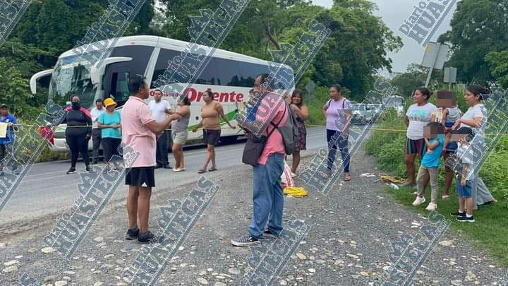 Bloquean carretera 