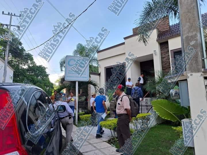 Protestaron en la oficina de la CFE 