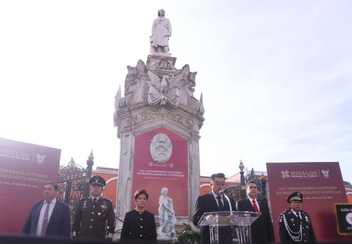 Realizan guardia de honor a Miguel Hidalgo en Pachuca