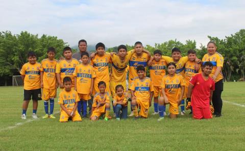 Semifinales vibrantes en fut juvenil especial
