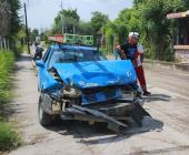 Chocó su auto contra vehículo