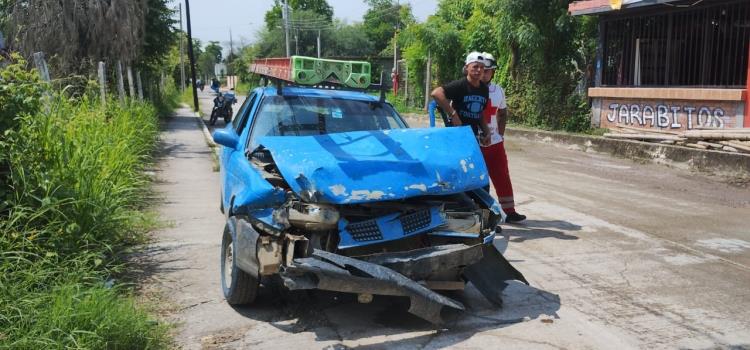 Chocó su auto contra vehículo