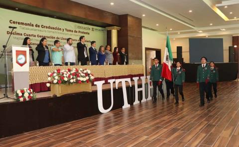 Graduación de la decimocuarta generación de licenciatura e ingeniería de UTHH
