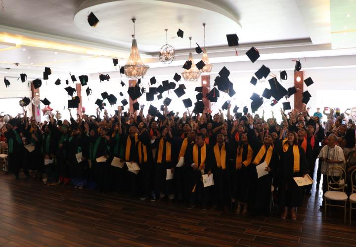 Graduación de la decimocuarta generación de licenciatura e ingeniería de UTHH