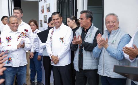 Vigilan construcción de carreteras en Tenango de Doria