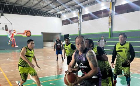 Inicia la Liga Dominical de Basquetbol 
