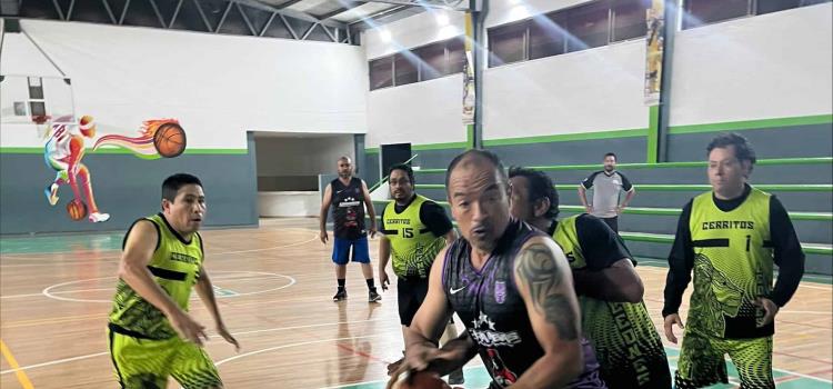 Inicia la Liga Dominical de Basquetbol 