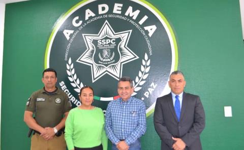 Firma Pepe Meza compromiso para capacitar a policías  
