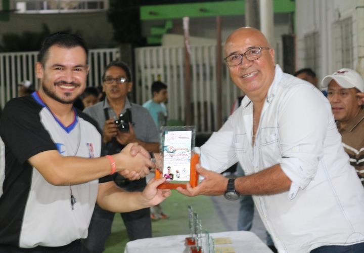 Cierra torneo José Gil Lizcano con la entrega de los premios