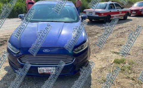 Auto chocó contra taxi 
