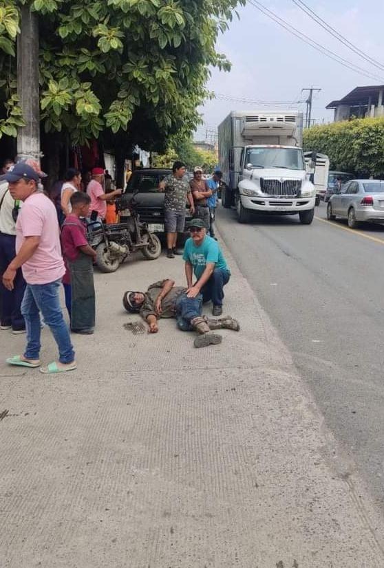 Derrapa motociclista en zona centro de Matlapa