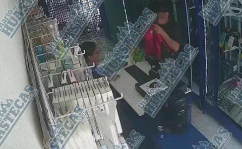 Empistolado atracó tienda de telefonía
