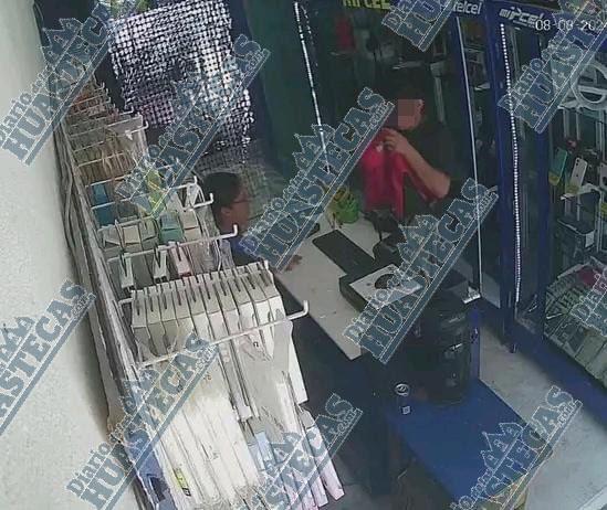 Empistolado atracó tienda de telefonía